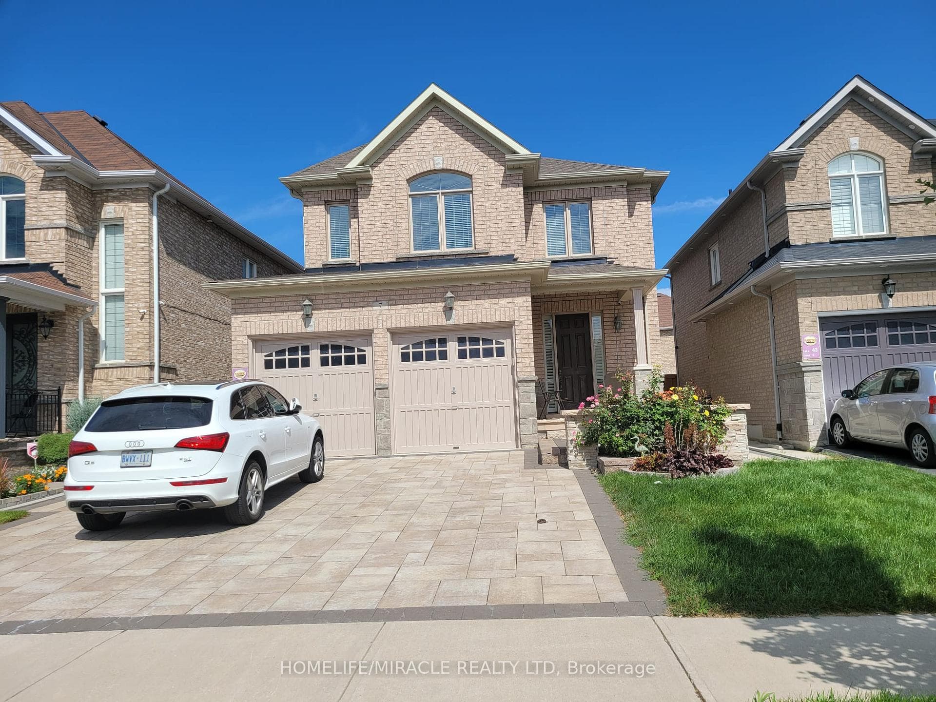 7 Campwood Crescent photo 1