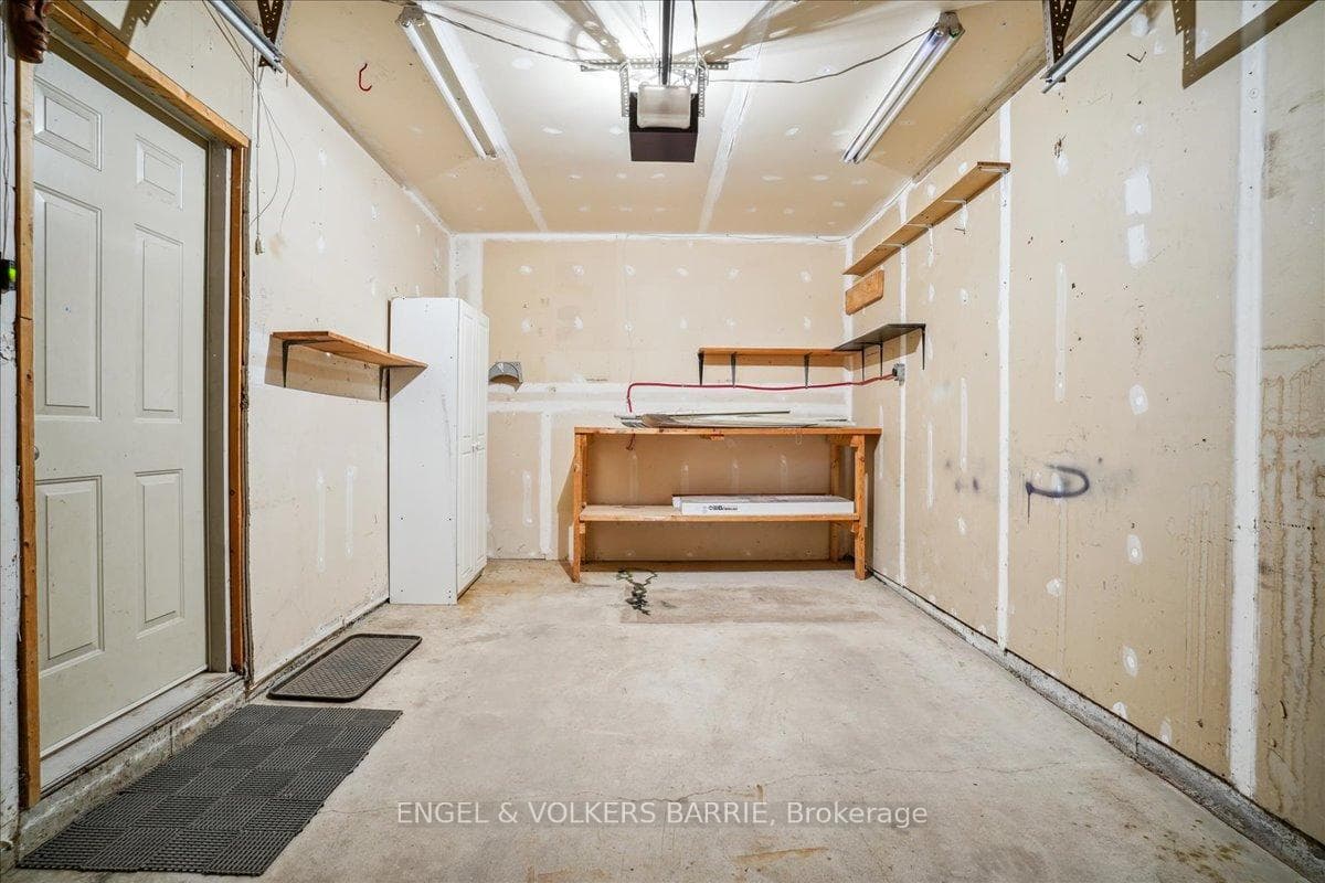 54 Heritage Court photo 29