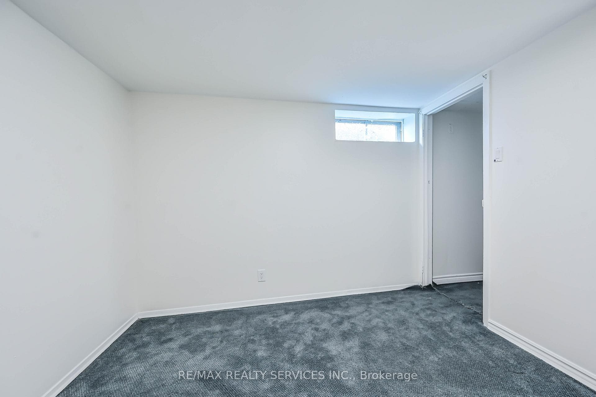 10 Windrush Crescent photo 28