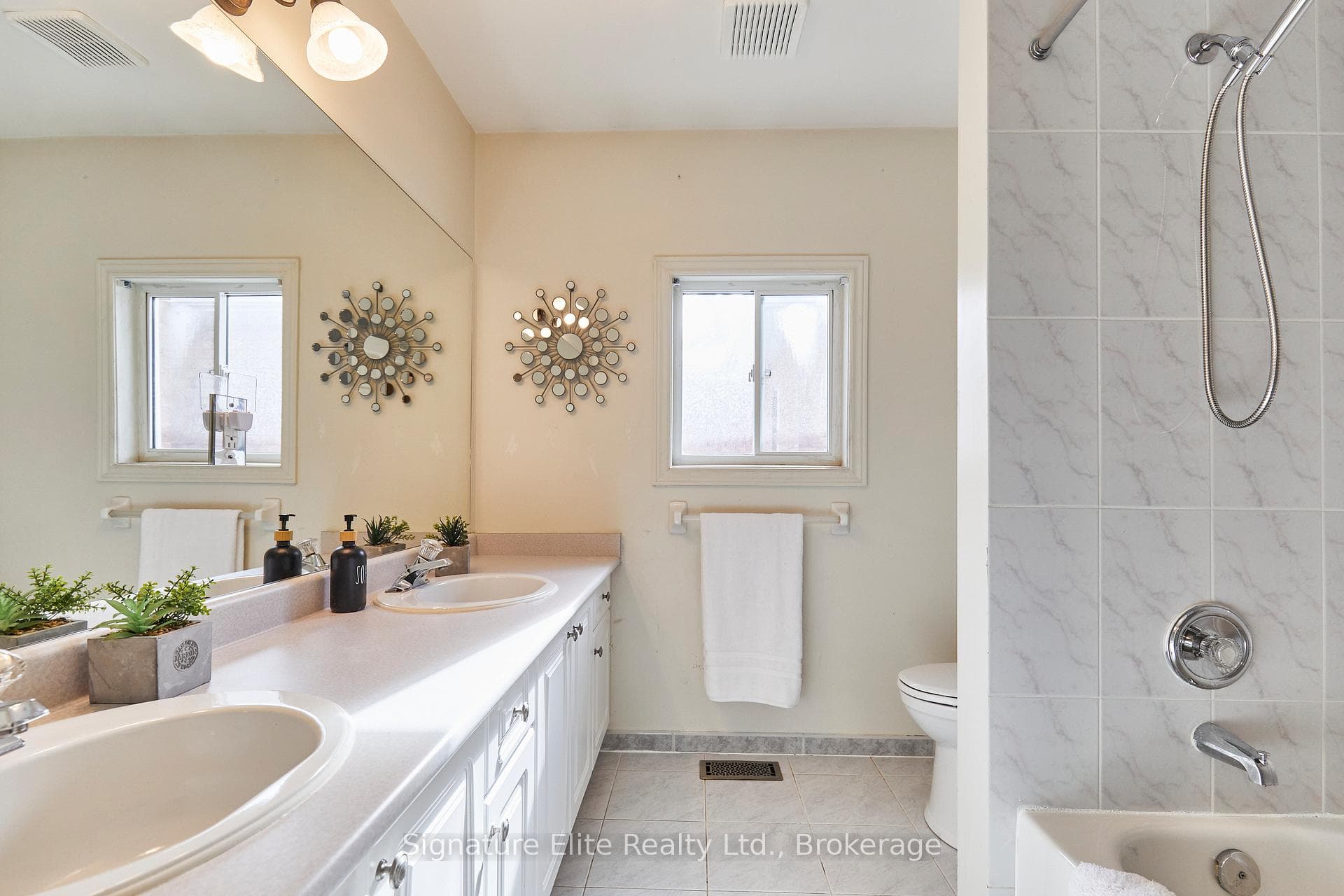 159 Meadowvale Road photo 23
