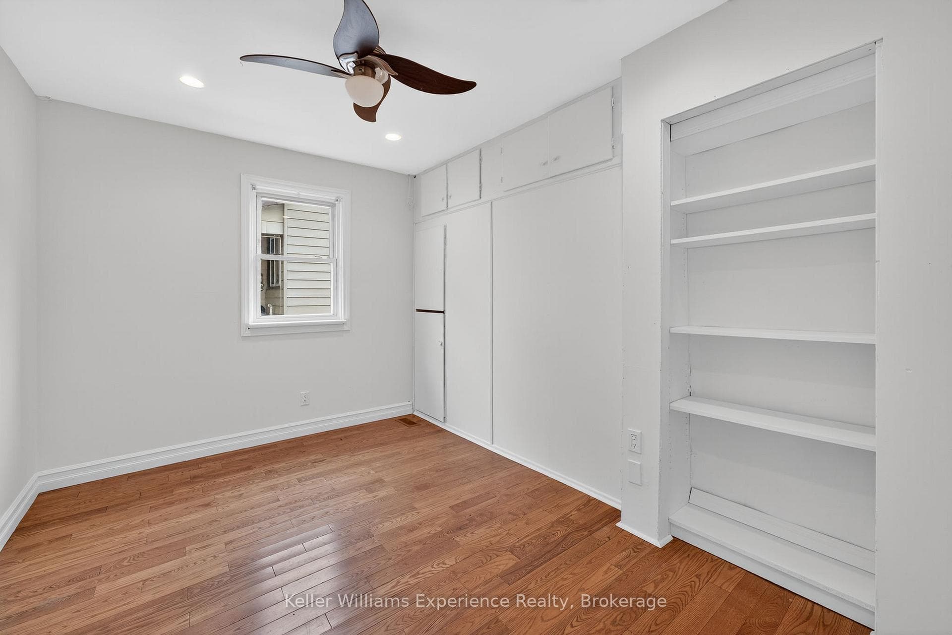300 Harvey Street photo 11