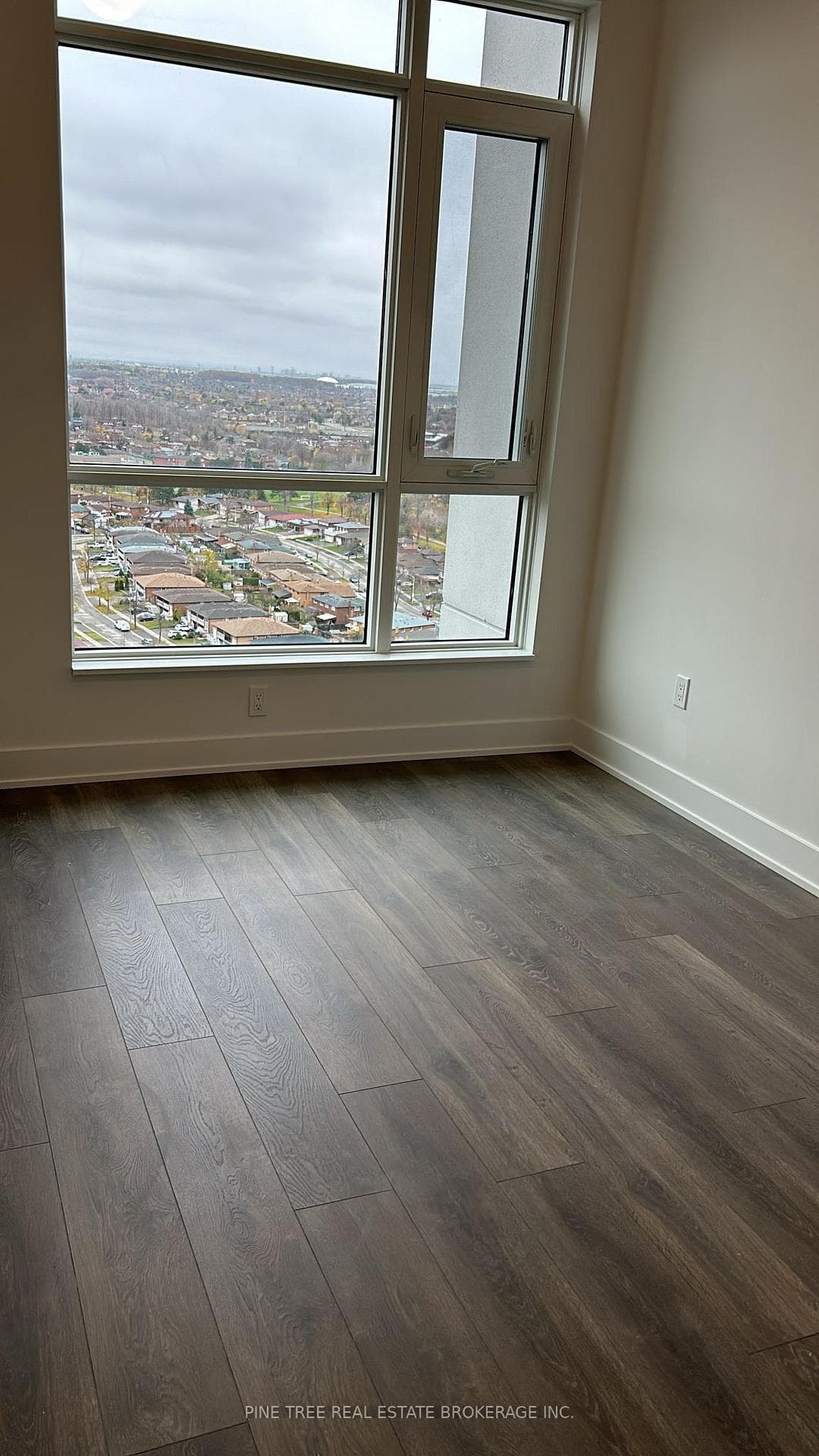 202 Burnhamthorpe Road Unit 2203 photo 9