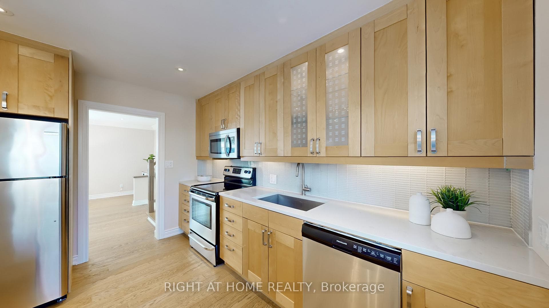 12 Courtham Avenue photo 13