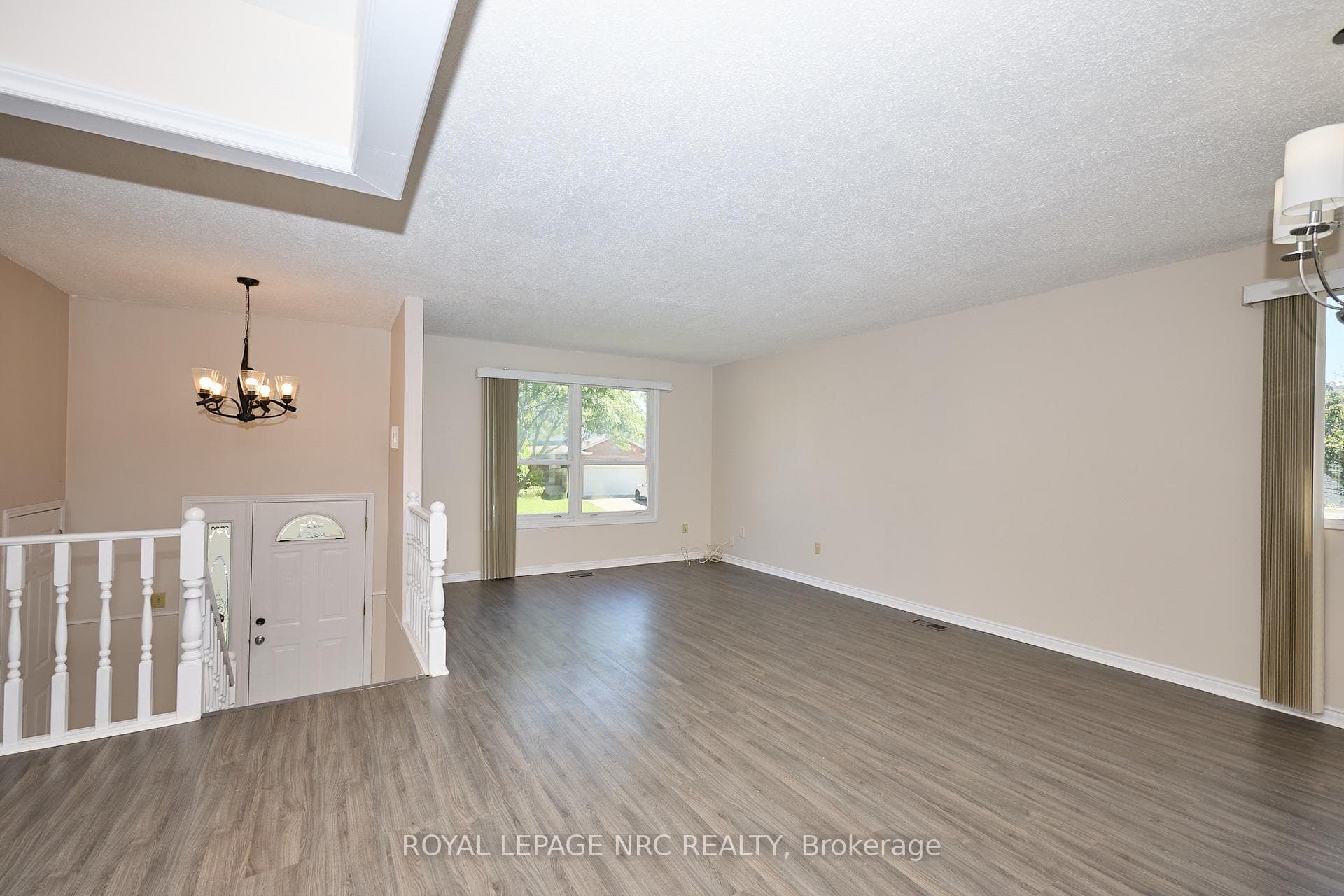 6090 Crimson Drive photo 7