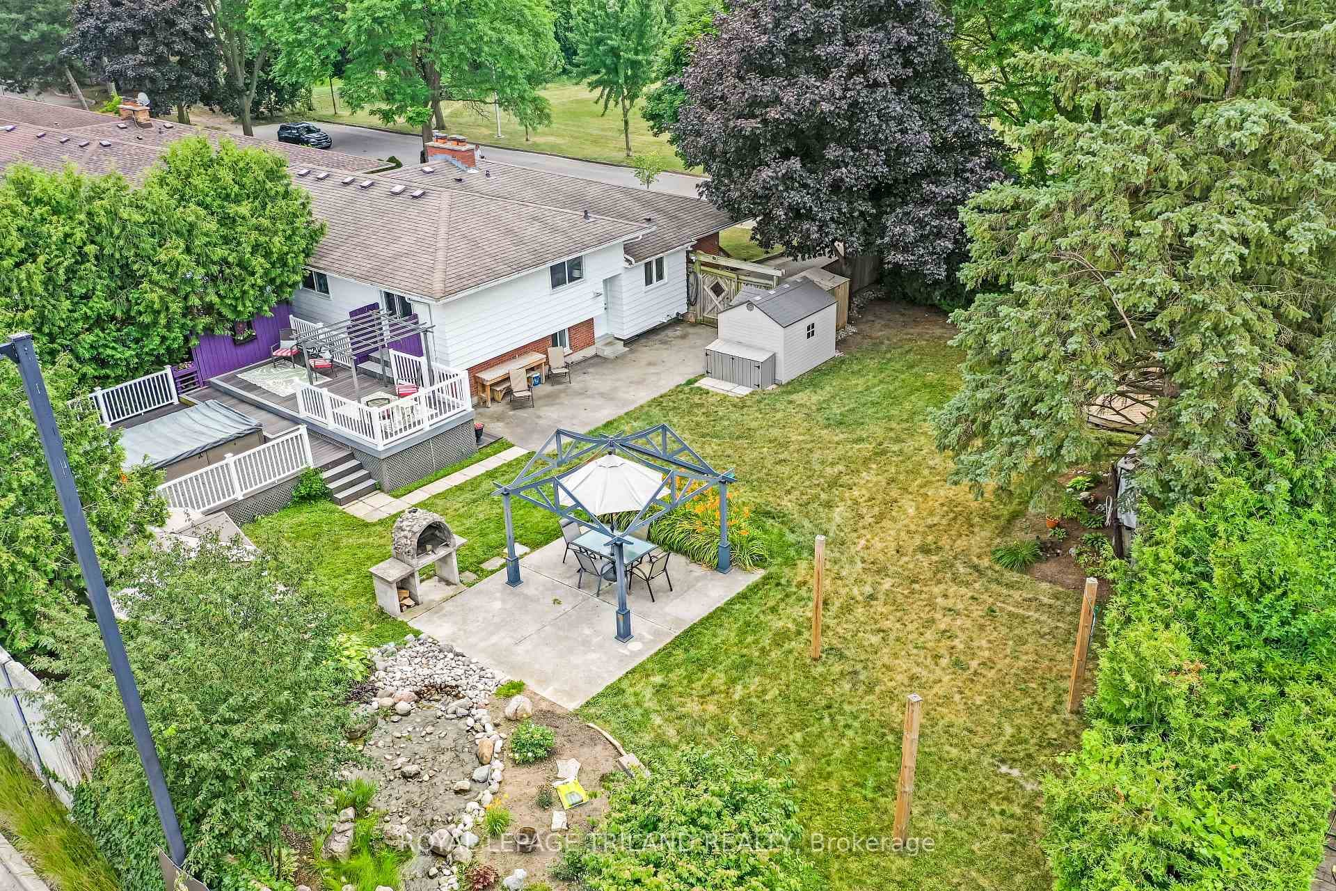 73 GENEVIVE Place photo 45
