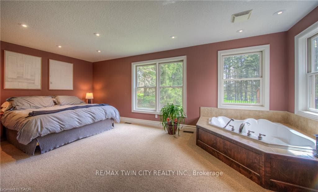 145 RIVERBANK Drive photo 20