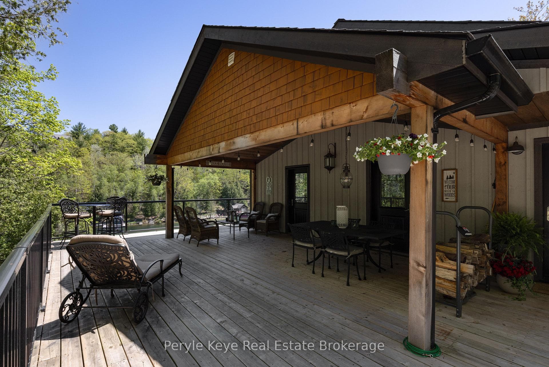 1051 Lakeview Road photo 3