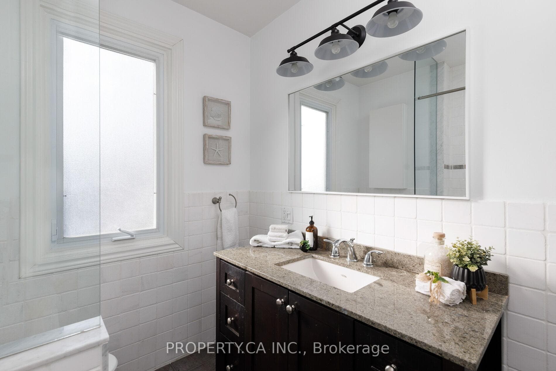 14 Galt Avenue photo 21