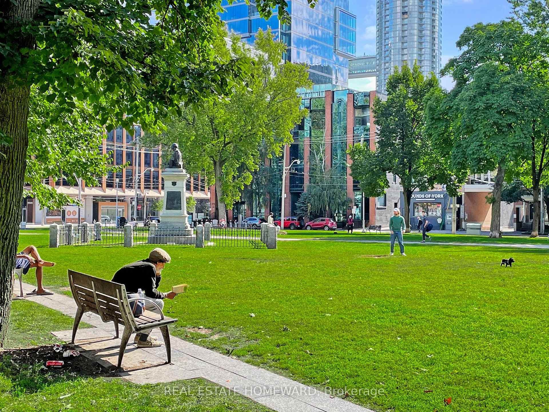 Steps to Victoria Memorial Square park