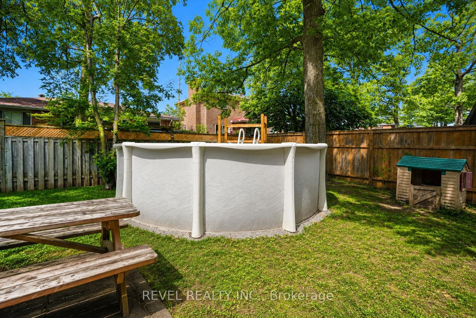53 Oakridge Drive photo 40