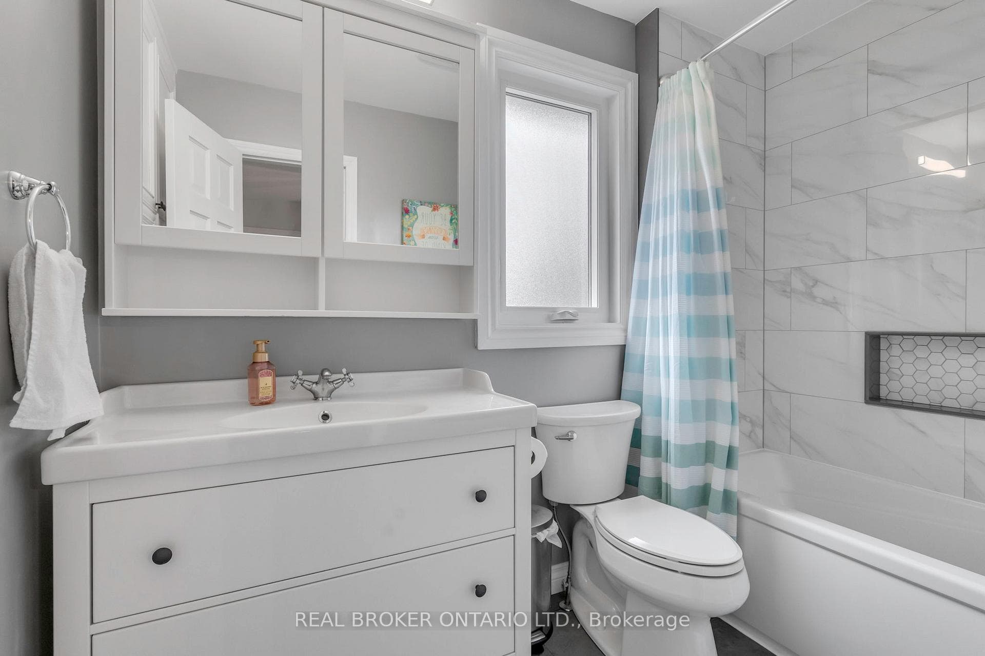 40 Montcalm Place photo 18