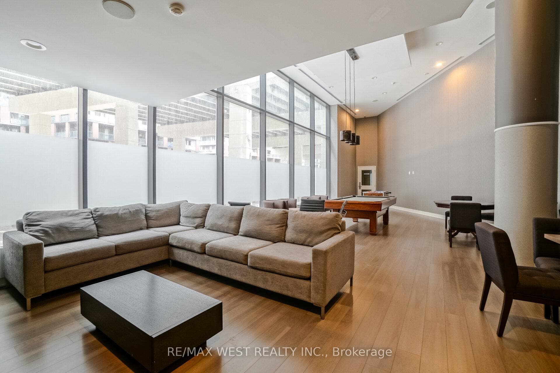 169 Fort York Boulevard Unit 715 photo 37