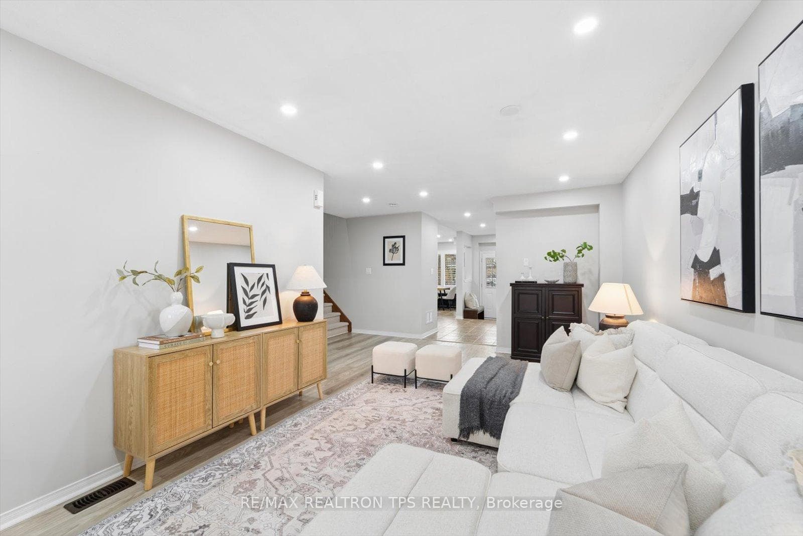 263 Sprucewood Crescent photo 7