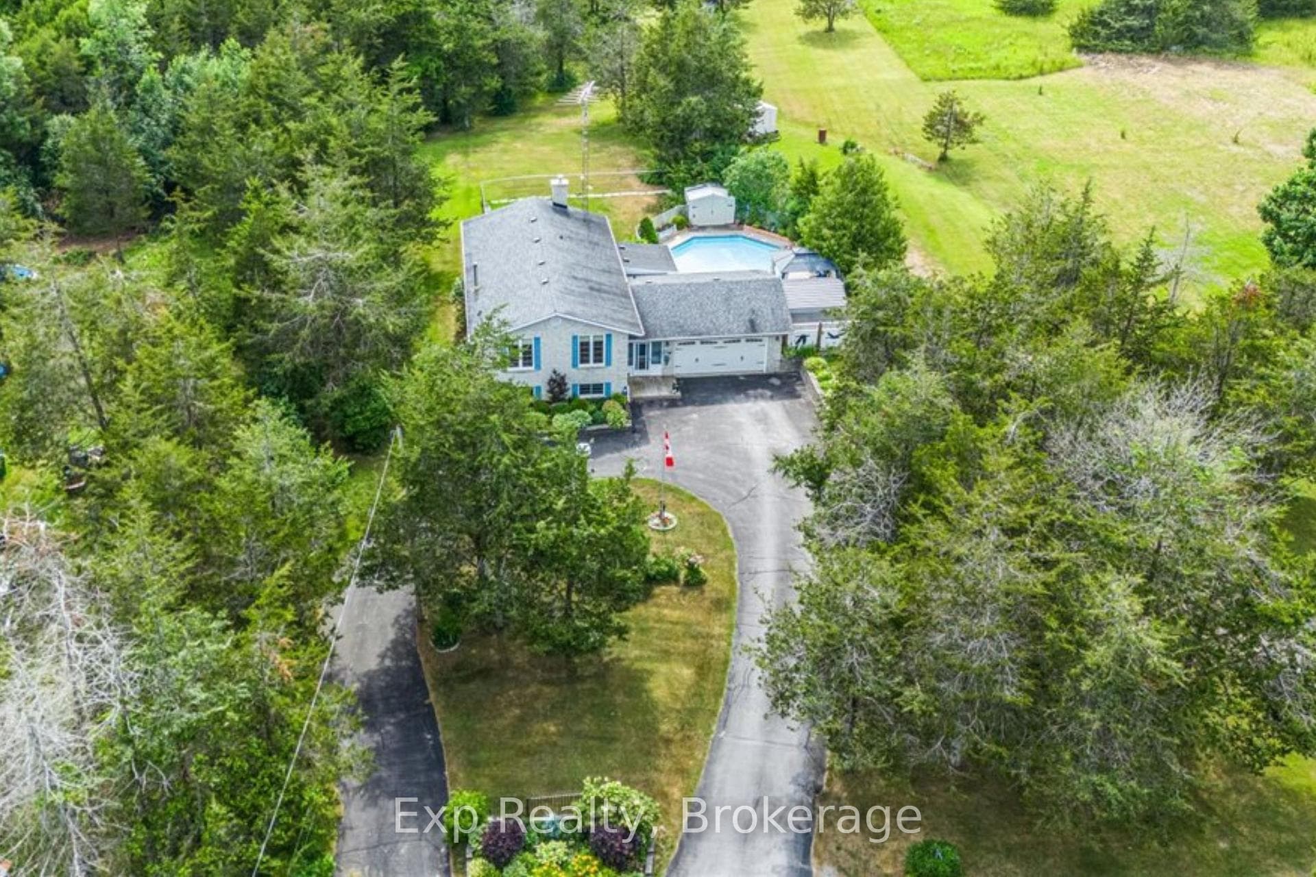 2475C Shannonville Road photo 2
