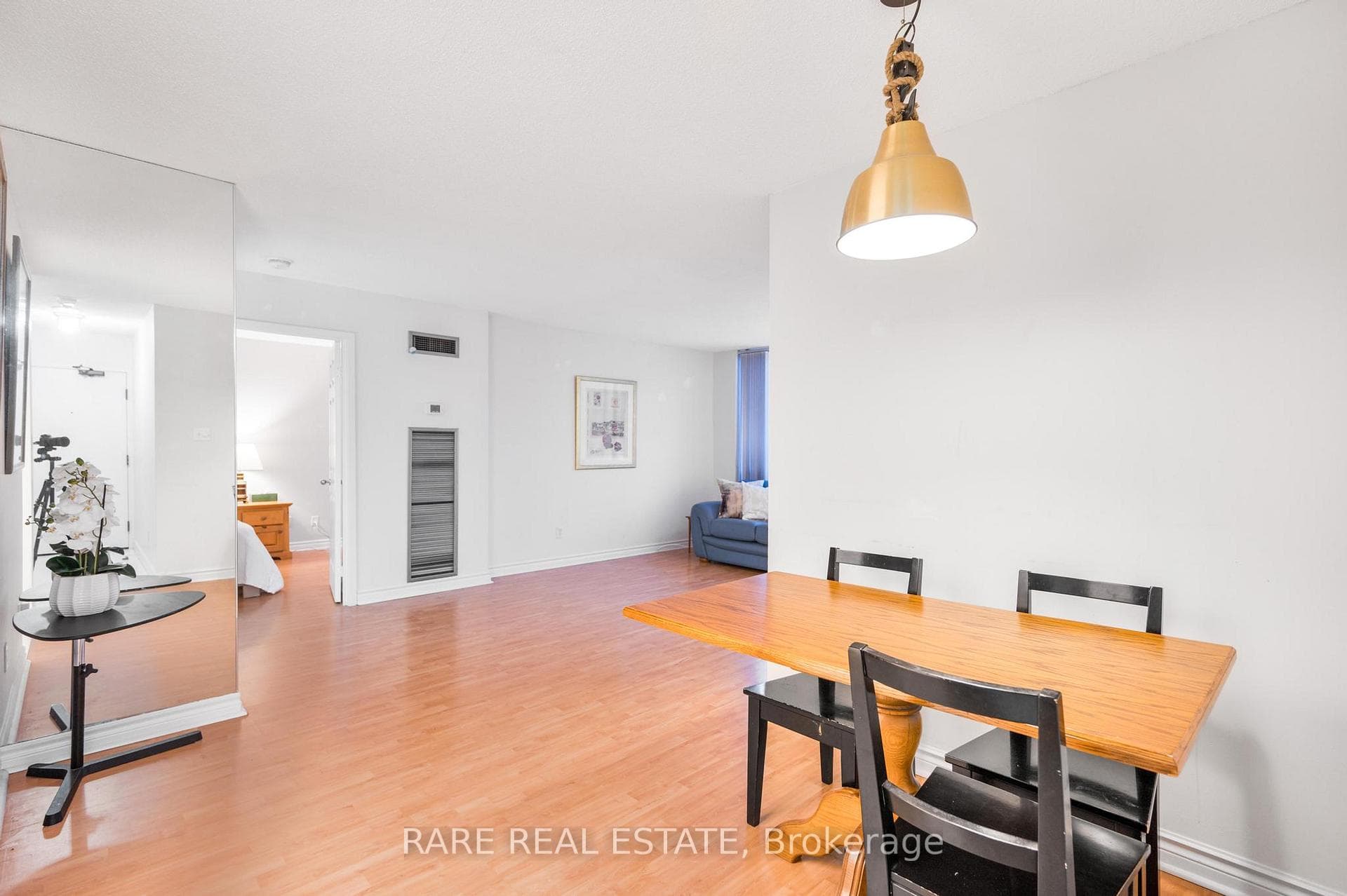 40 Scollard Street Unit 1003 photo 5