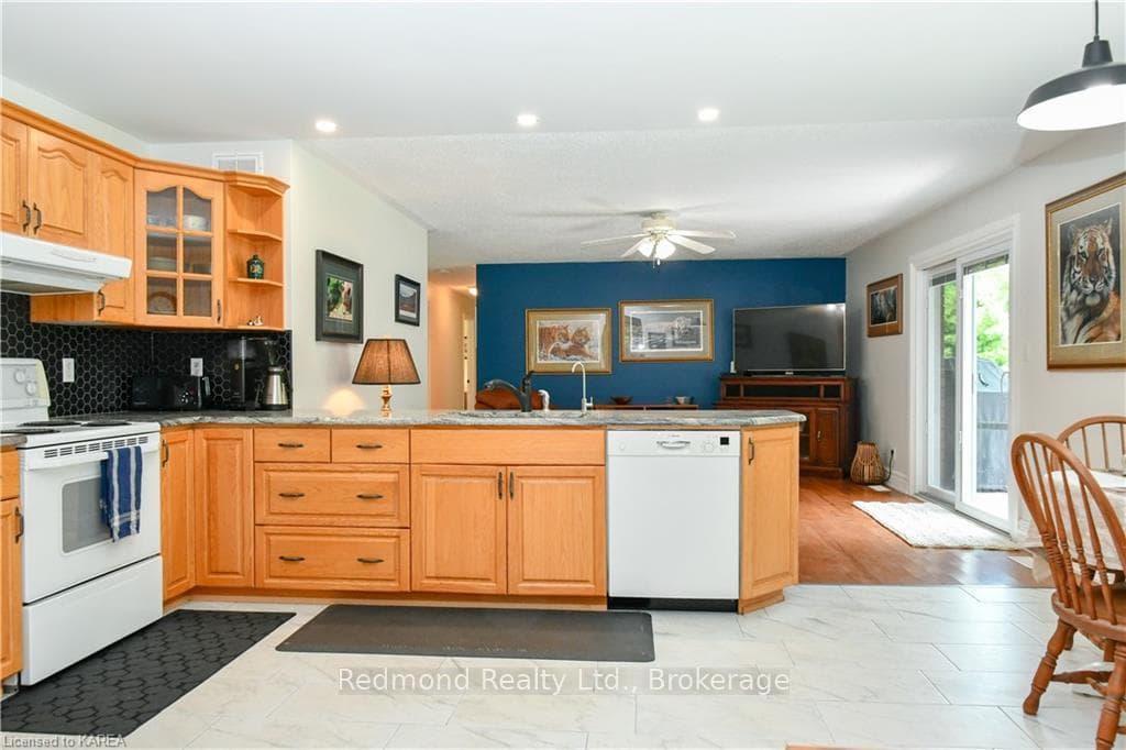 83 CONNERS Drive photo 17