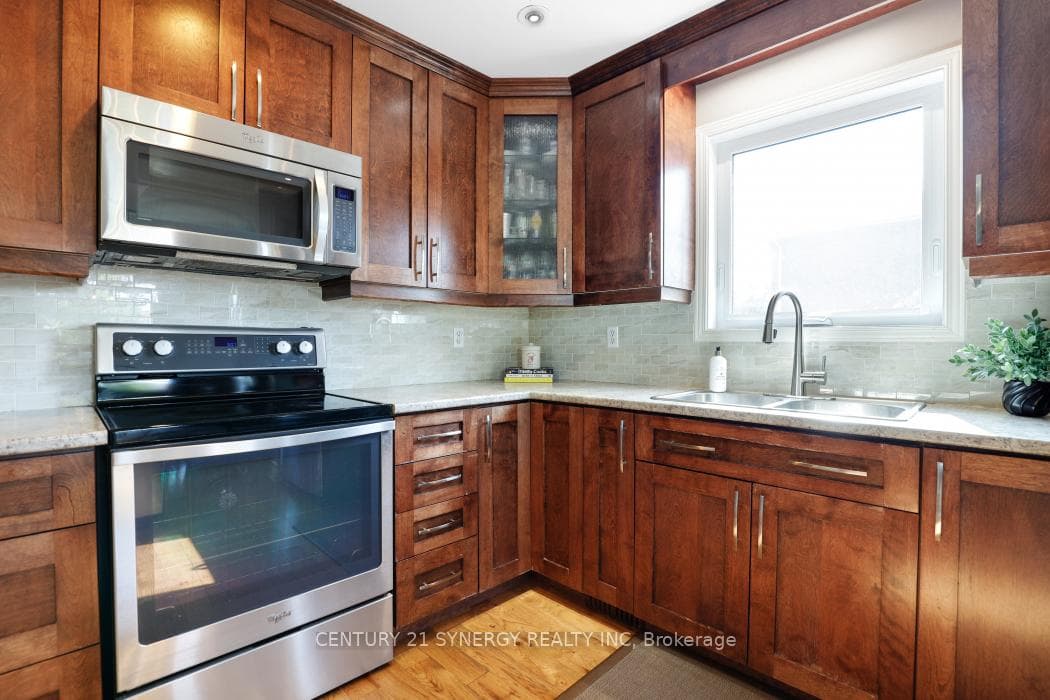 2725 Glen Street photo 16