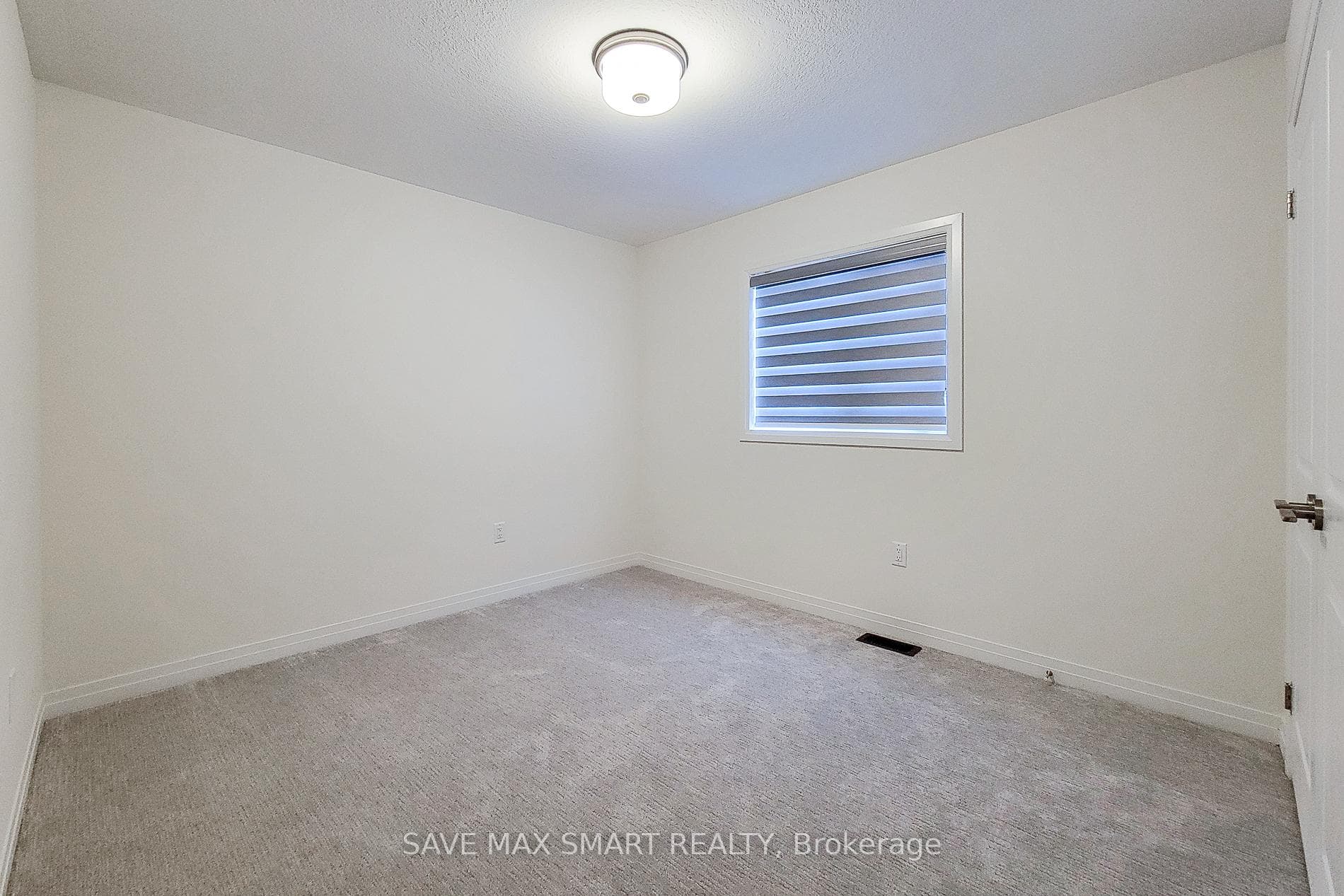 47 Dennis Avenue photo 35