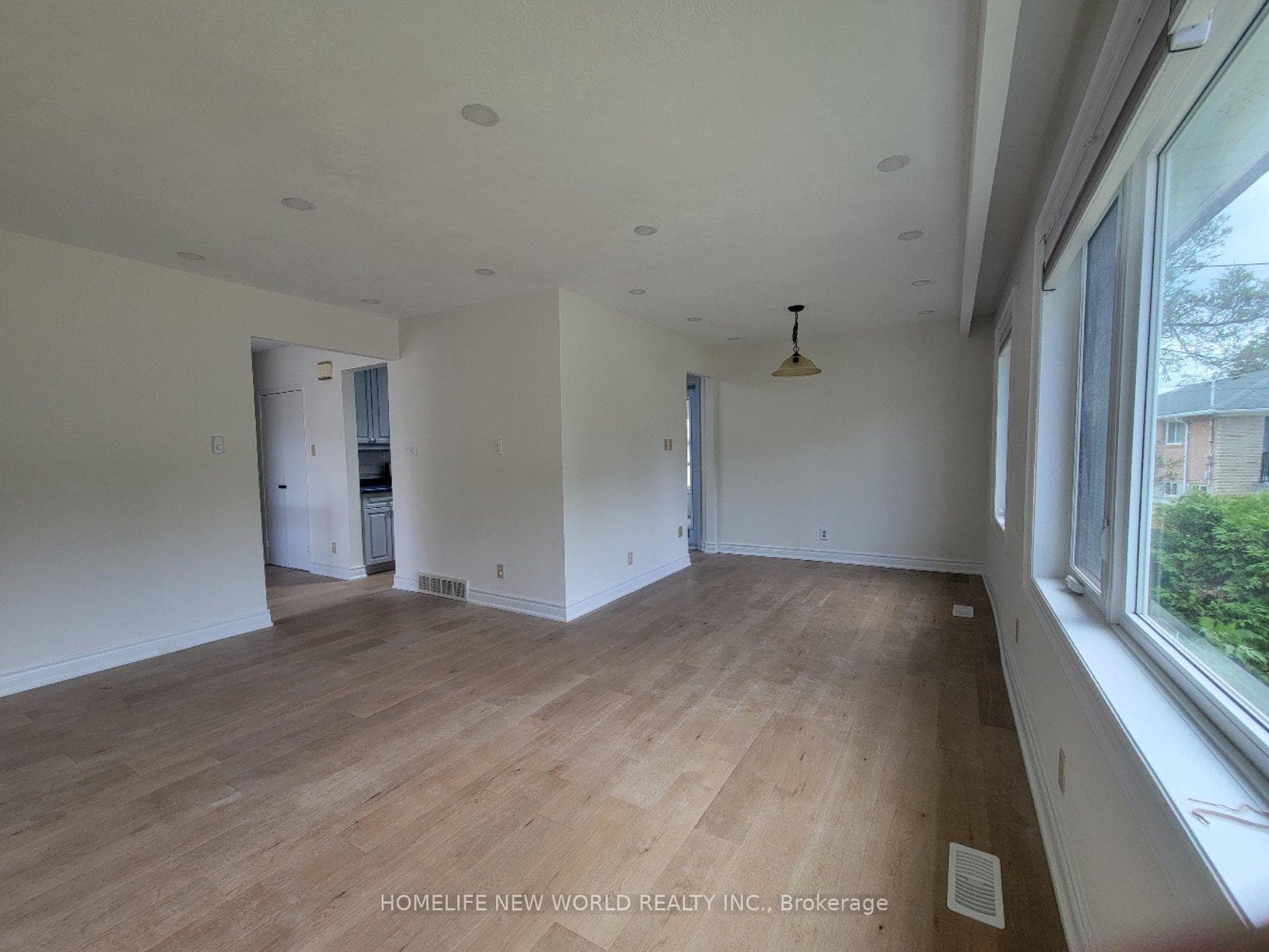 382 Allgood Street photo 7