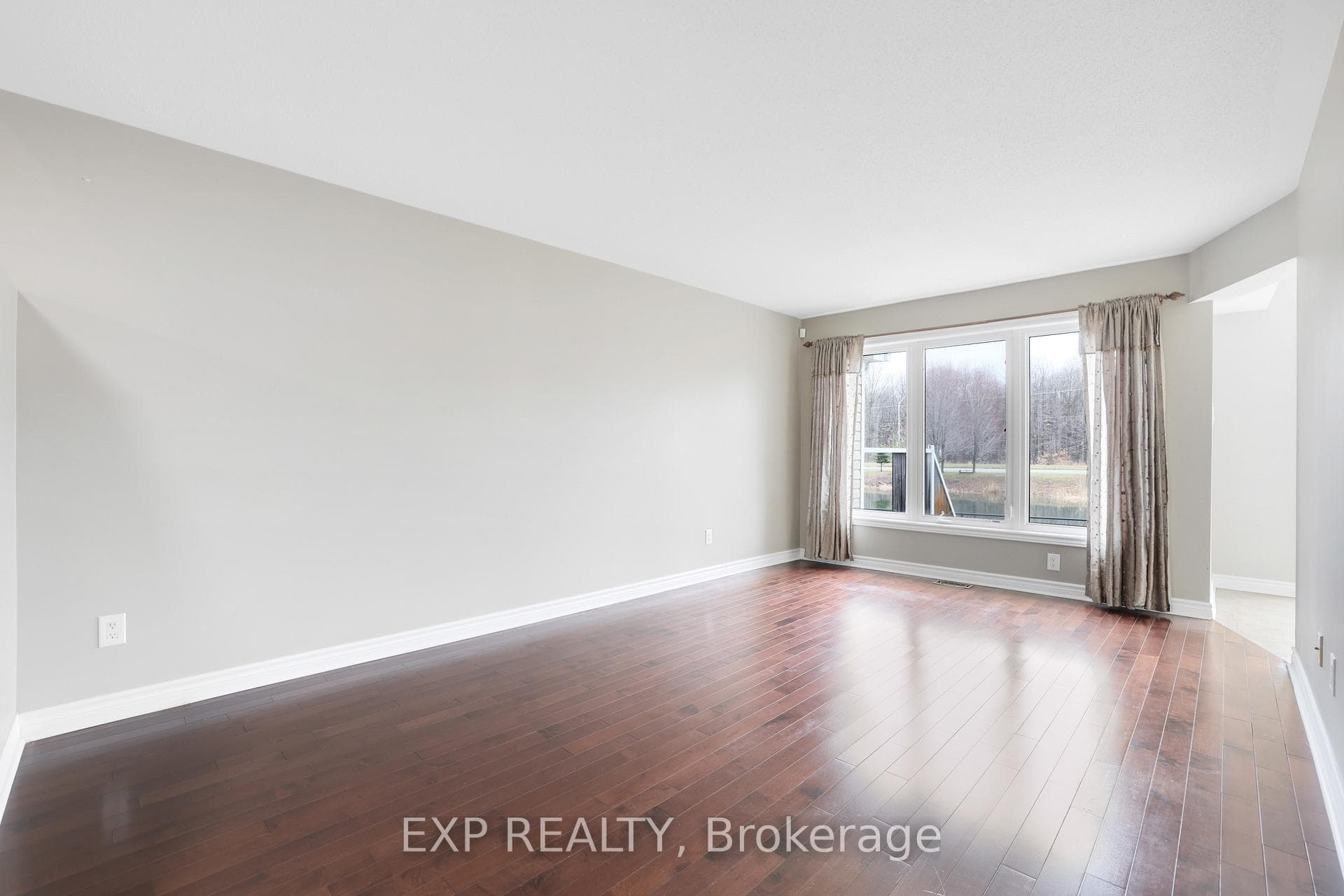 352 Forestbrook Street photo 10