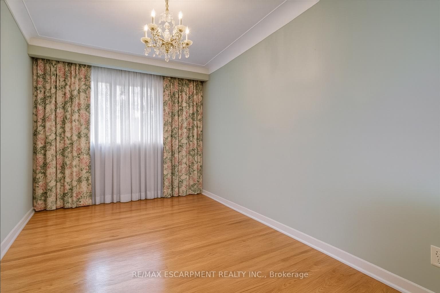 5186 BROMLEY Road photo 4