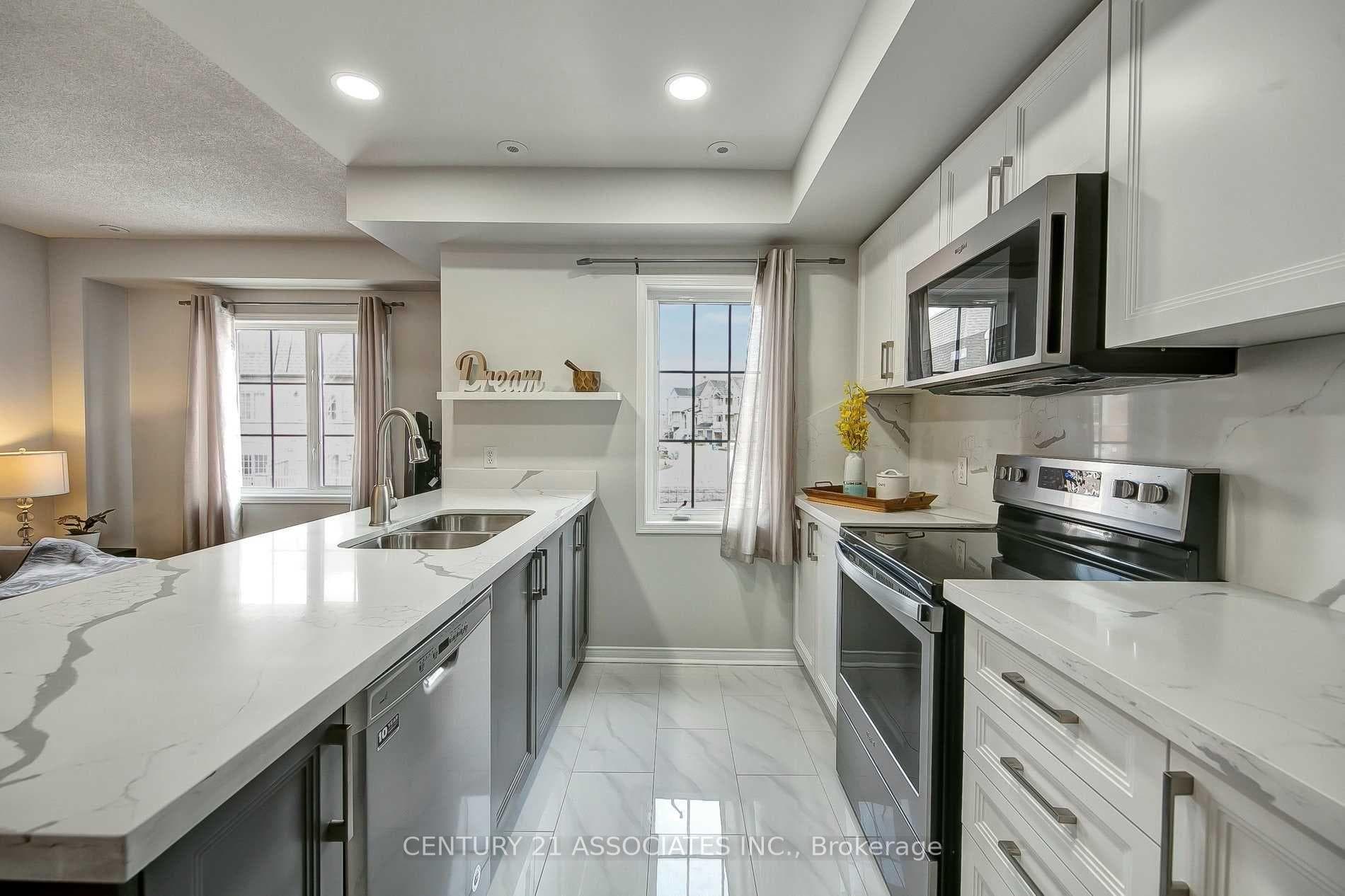 615 Shoreline Drive Unit 12 photo 5