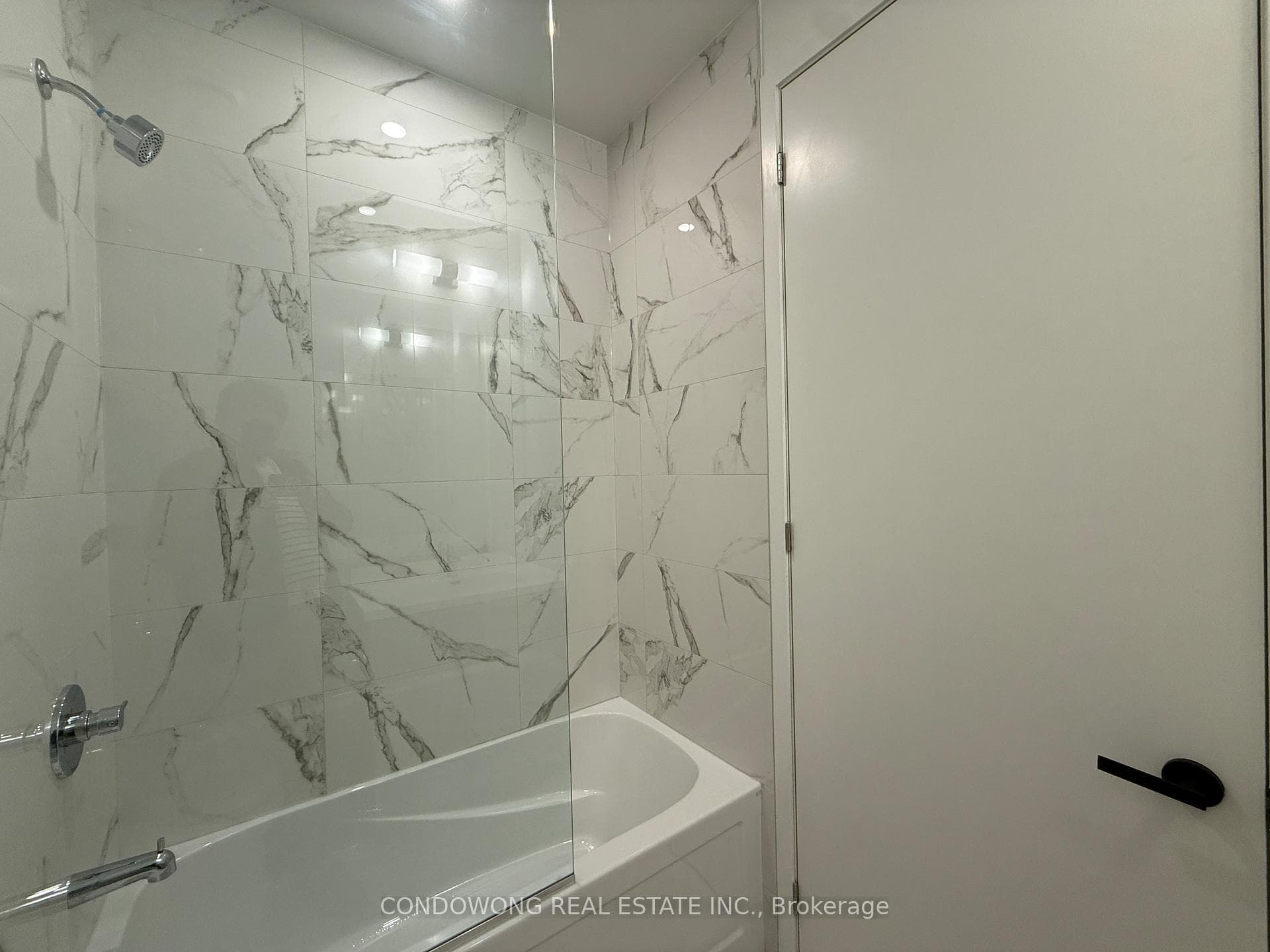 225 Commerce Street Unit 5811 photo 13