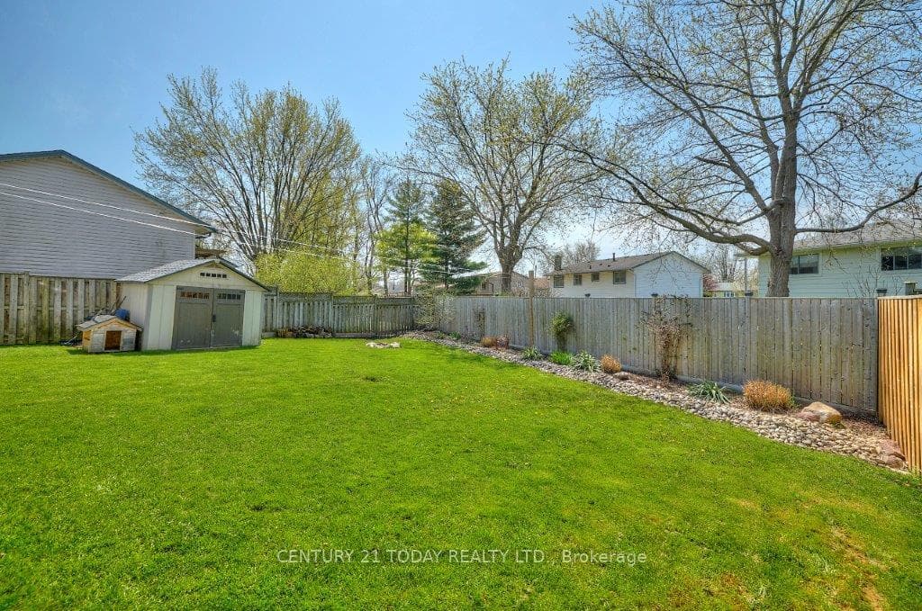 825 Woodside Court photo 32