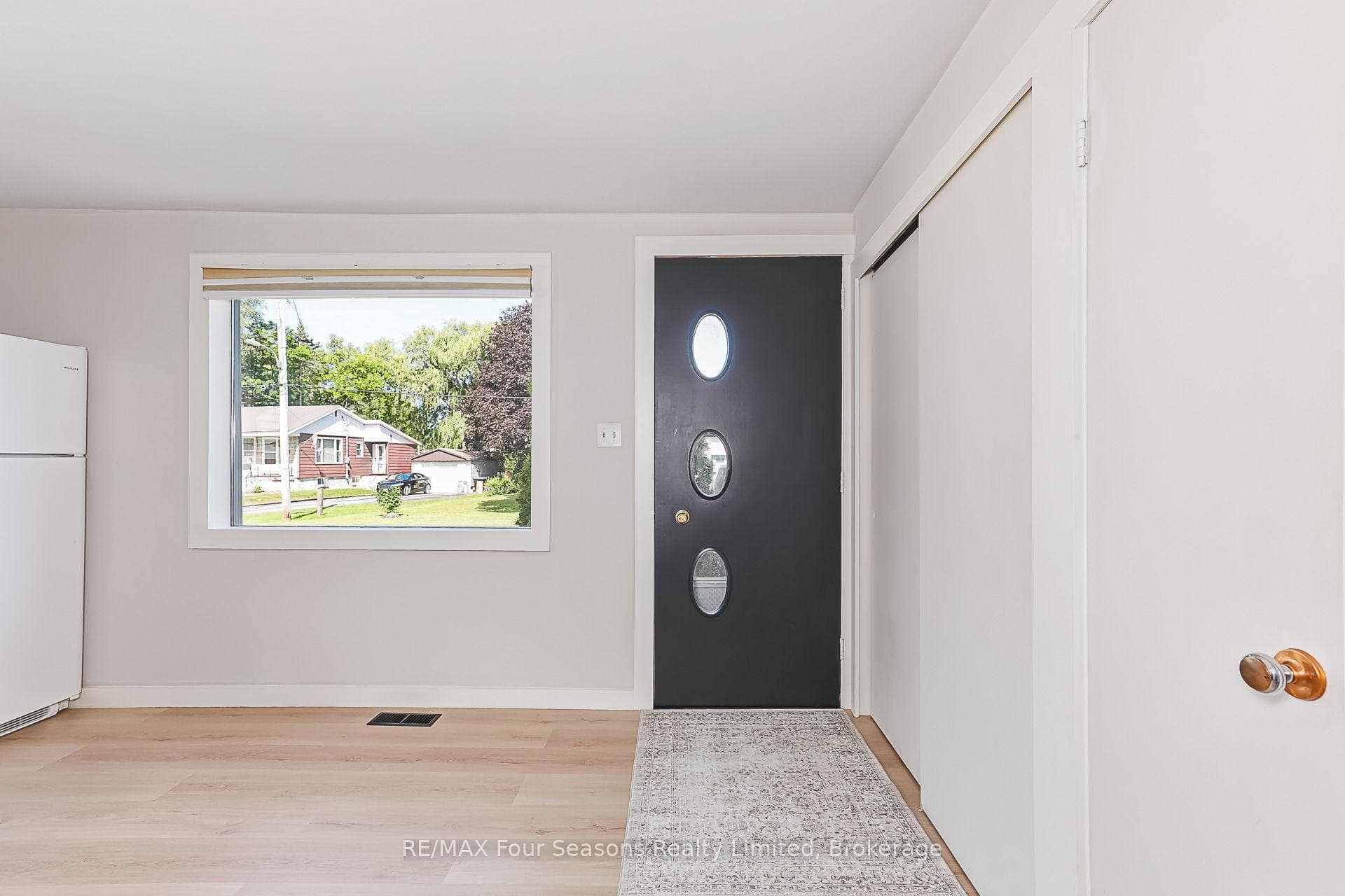 231 Superior Street photo 37