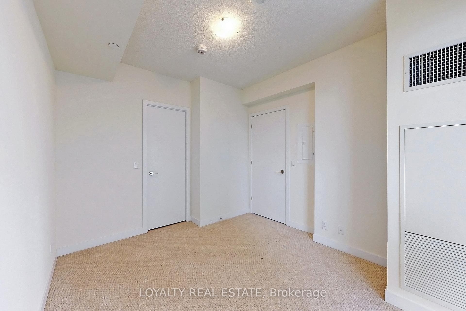 2221 Yonge Street Unit 1705 photo 22