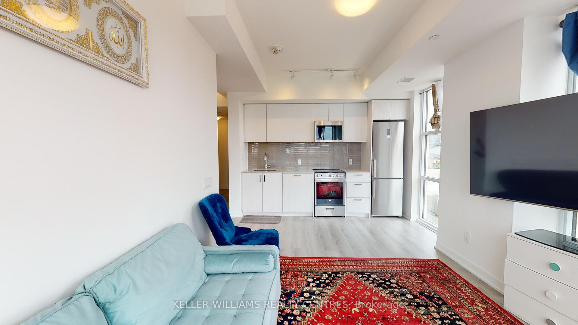 1787 St. Clair Avenue Unit 309 photo 4