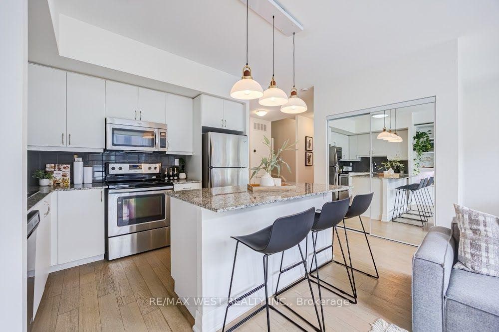 47 Macaulay Avenue Unit 603 photo 4