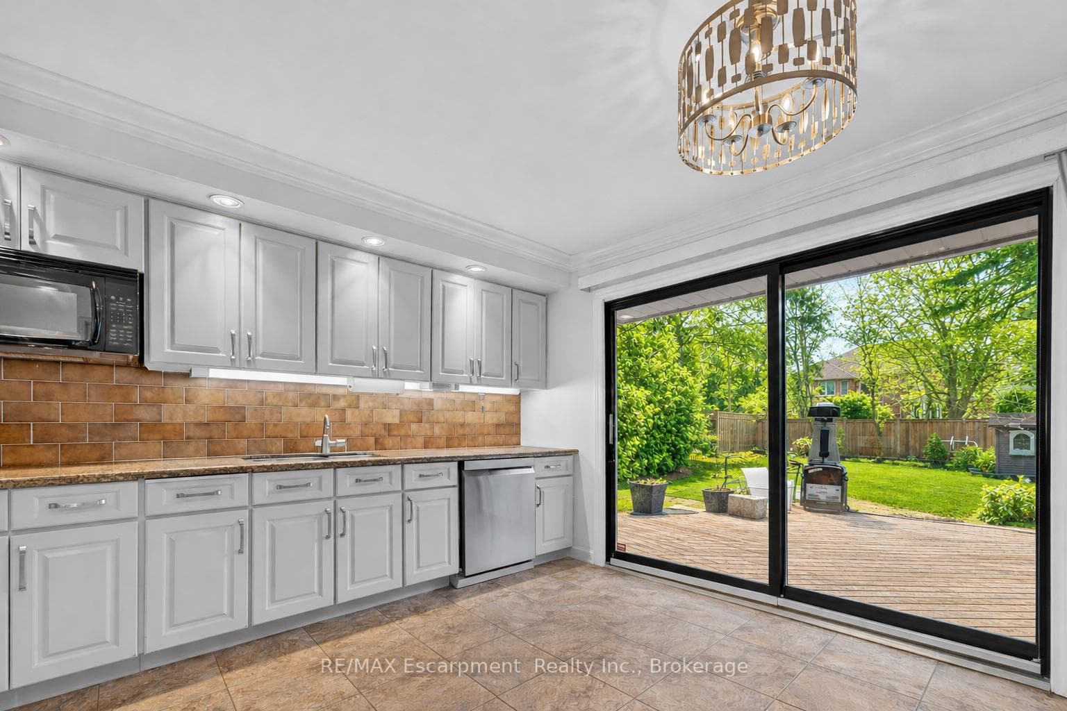 195 Wilton Street photo 18