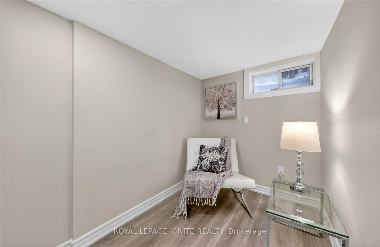 390 Jarvis Street photo 22