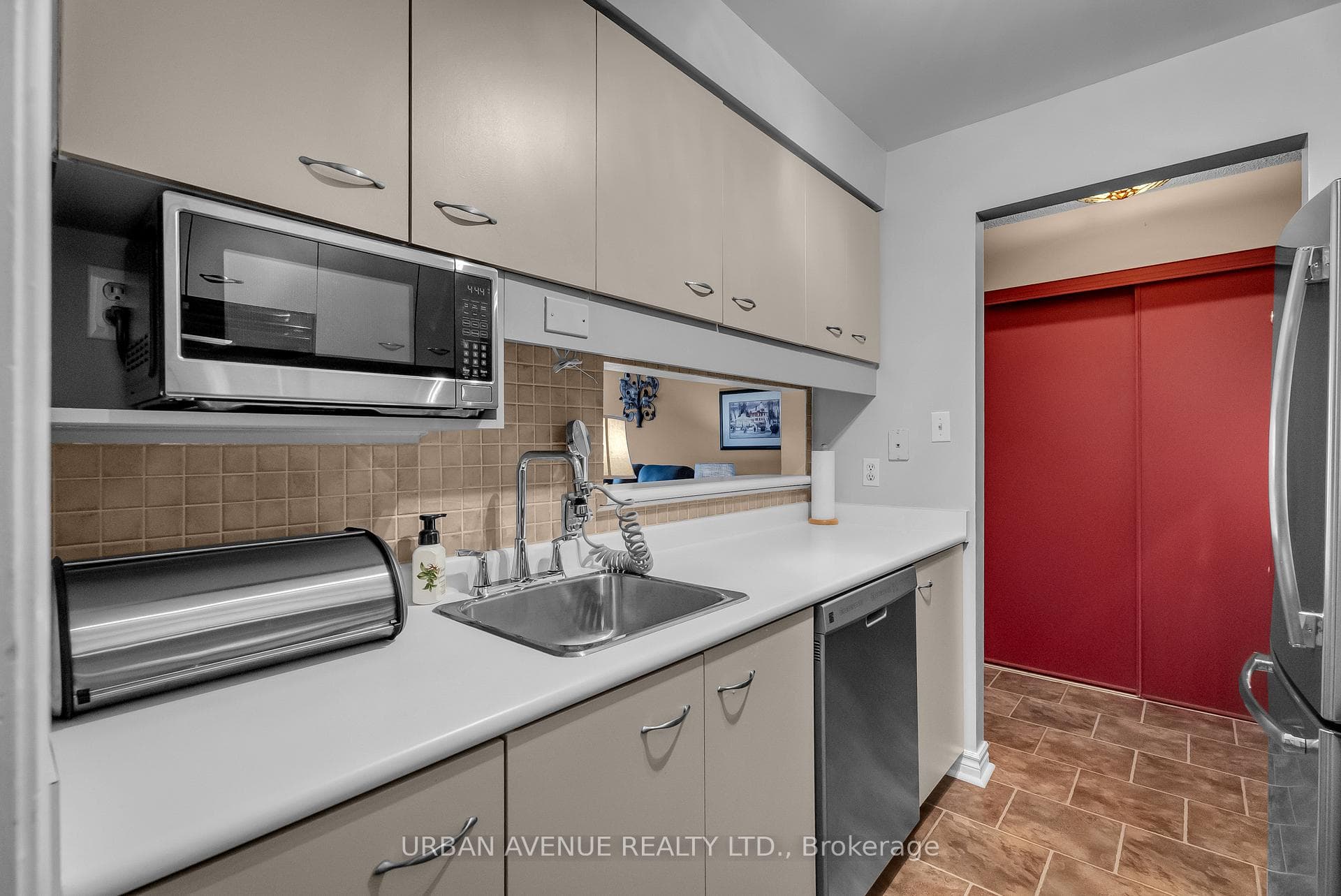 189 Lake Drive Unit 315 photo 16