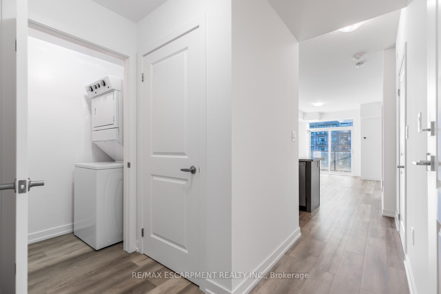 470 Dundas Street Unit 1001 photo 29