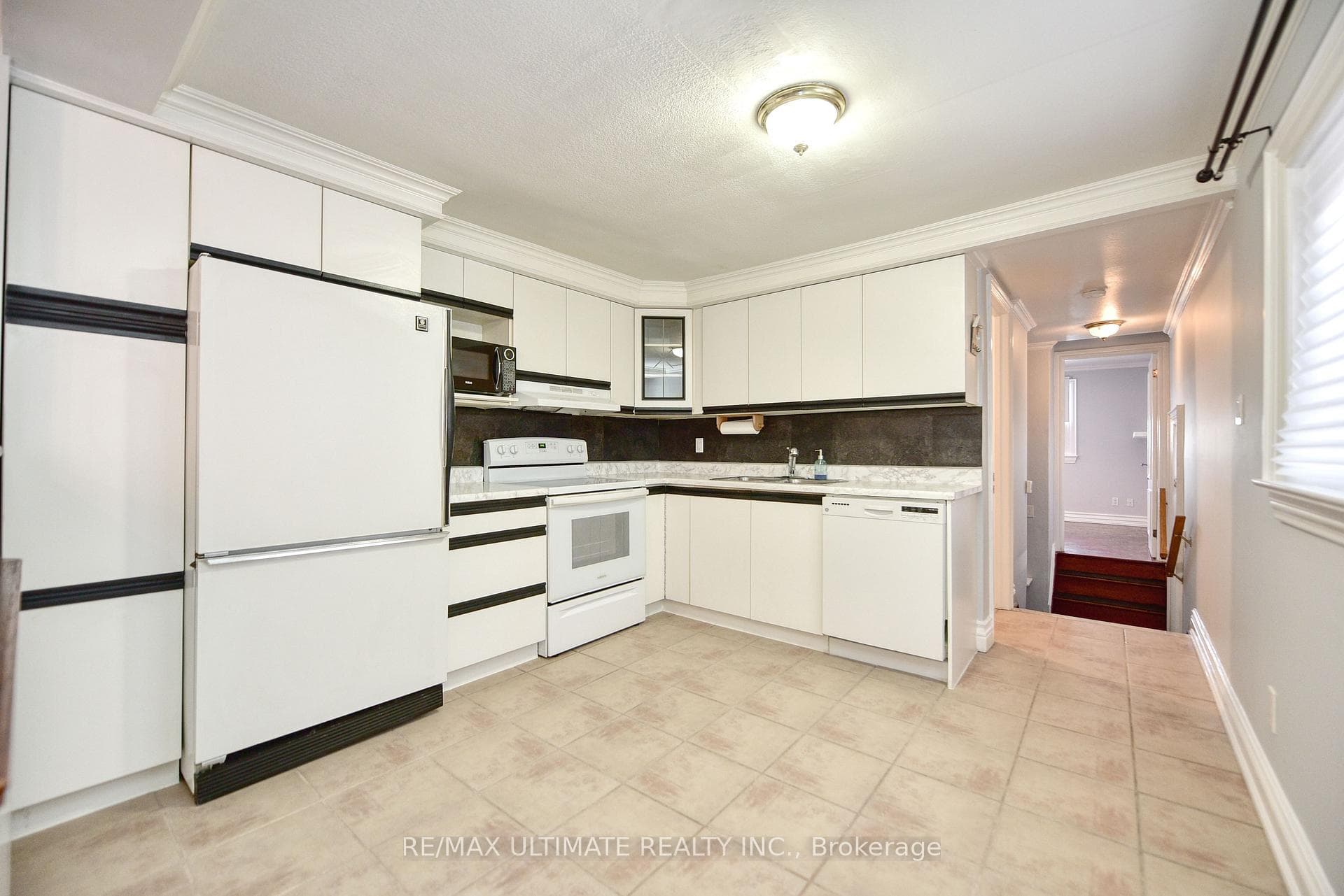 132 Spears Street photo 2