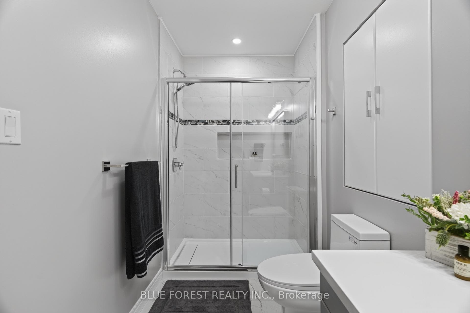 3 Sutherland Court photo 31