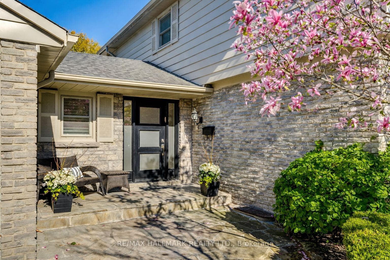 55 Riverside Boulevard photo 3