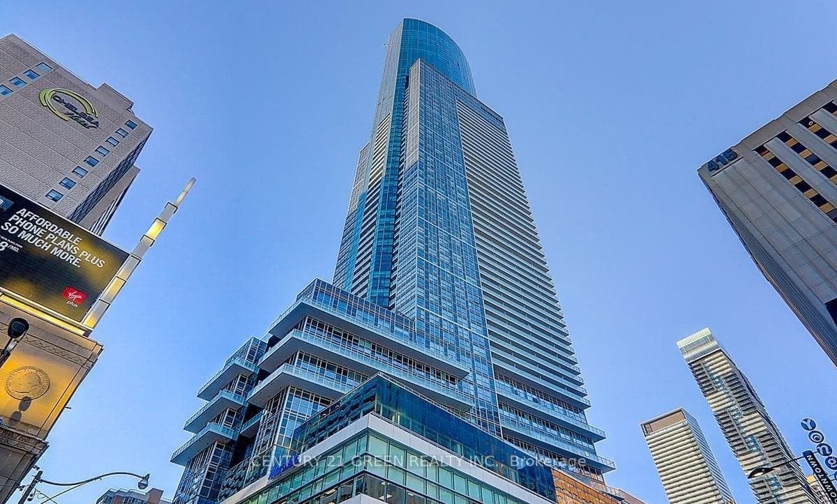 386 Yonge Street Unit 2415 photo 2