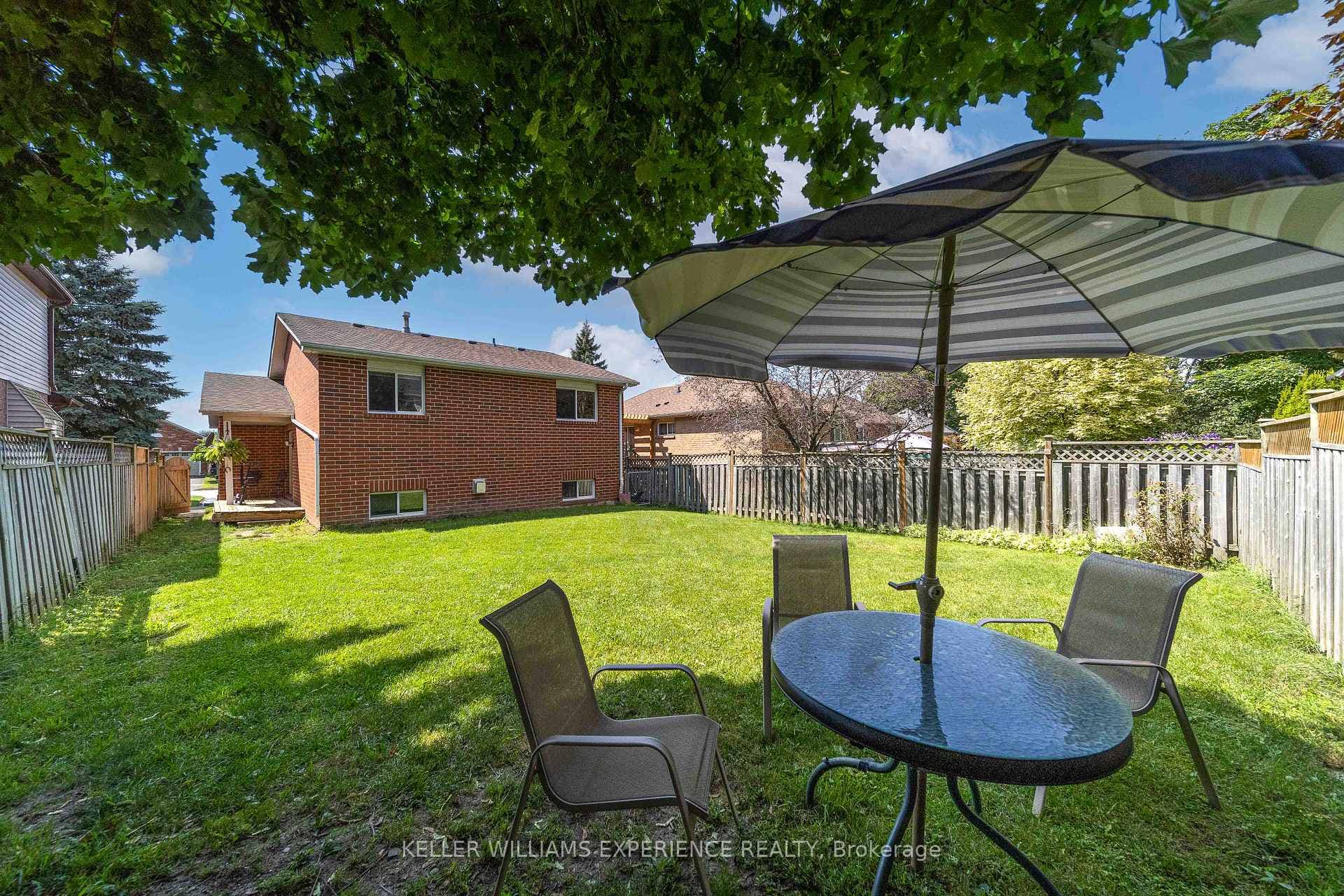 35 HARWOOD Drive photo 24