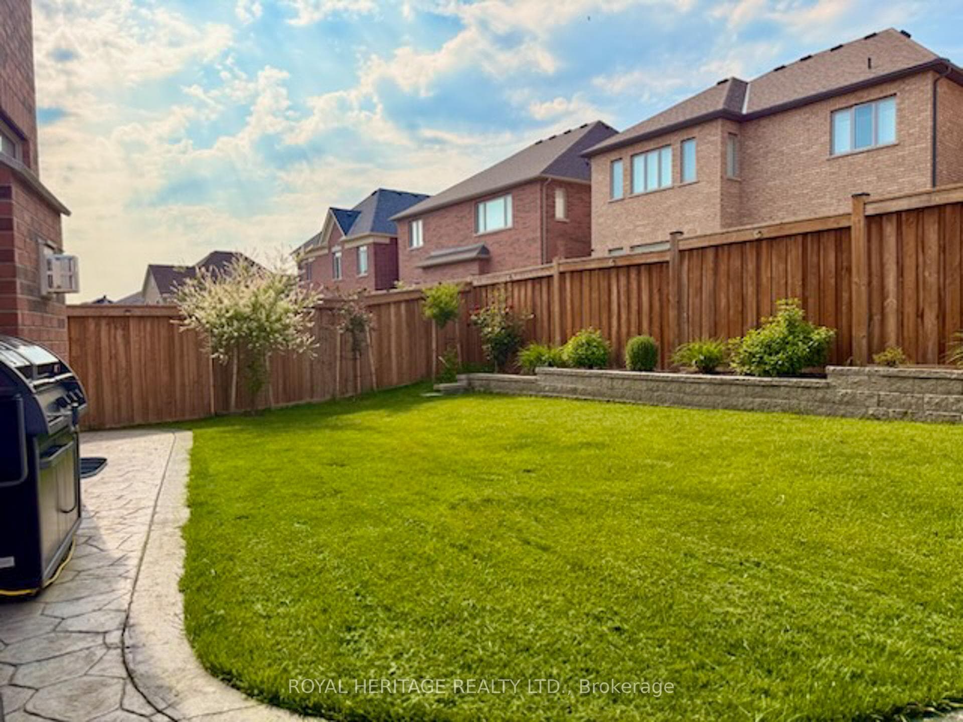 88 Brabin Circle photo 36