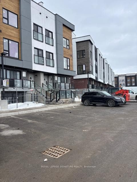 16 Melbourne Avenue Unit 105A photo 2