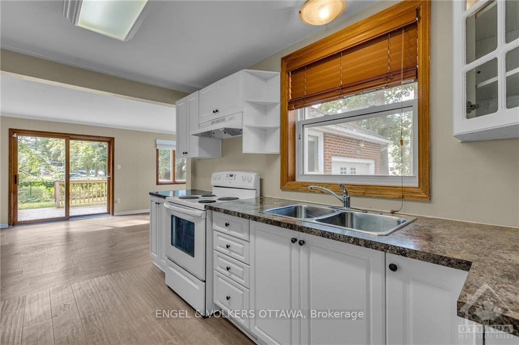 6036 PERTH Street photo 19