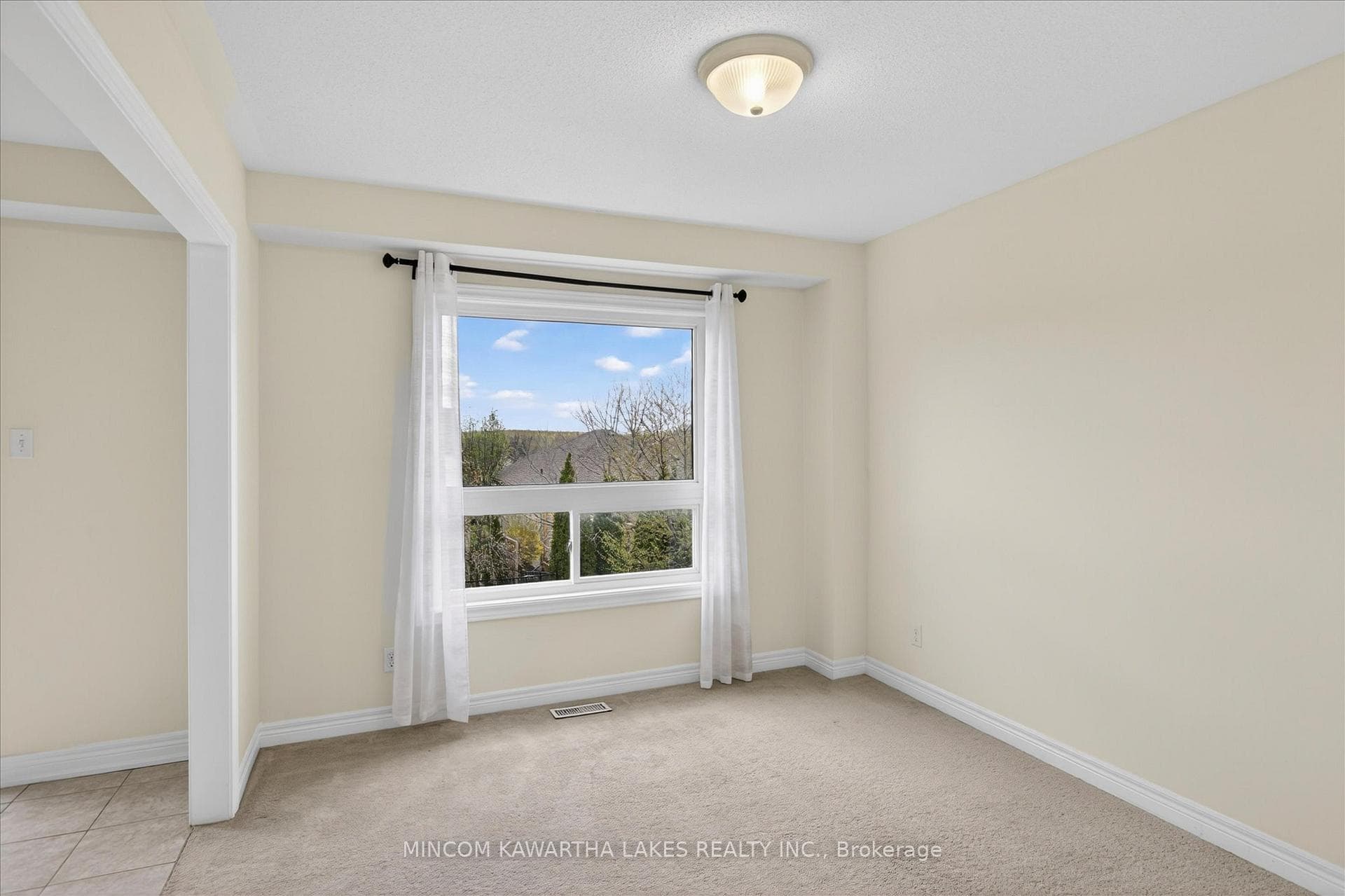 110 Farrier Crescent photo 11