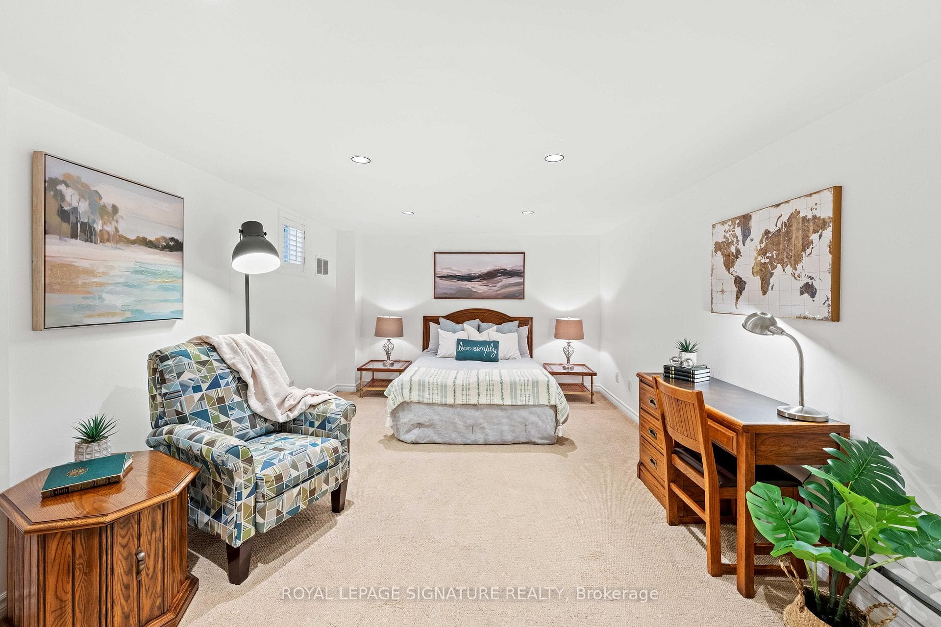 BEDROOM 4 / NANNY - TEENAGE SUITE