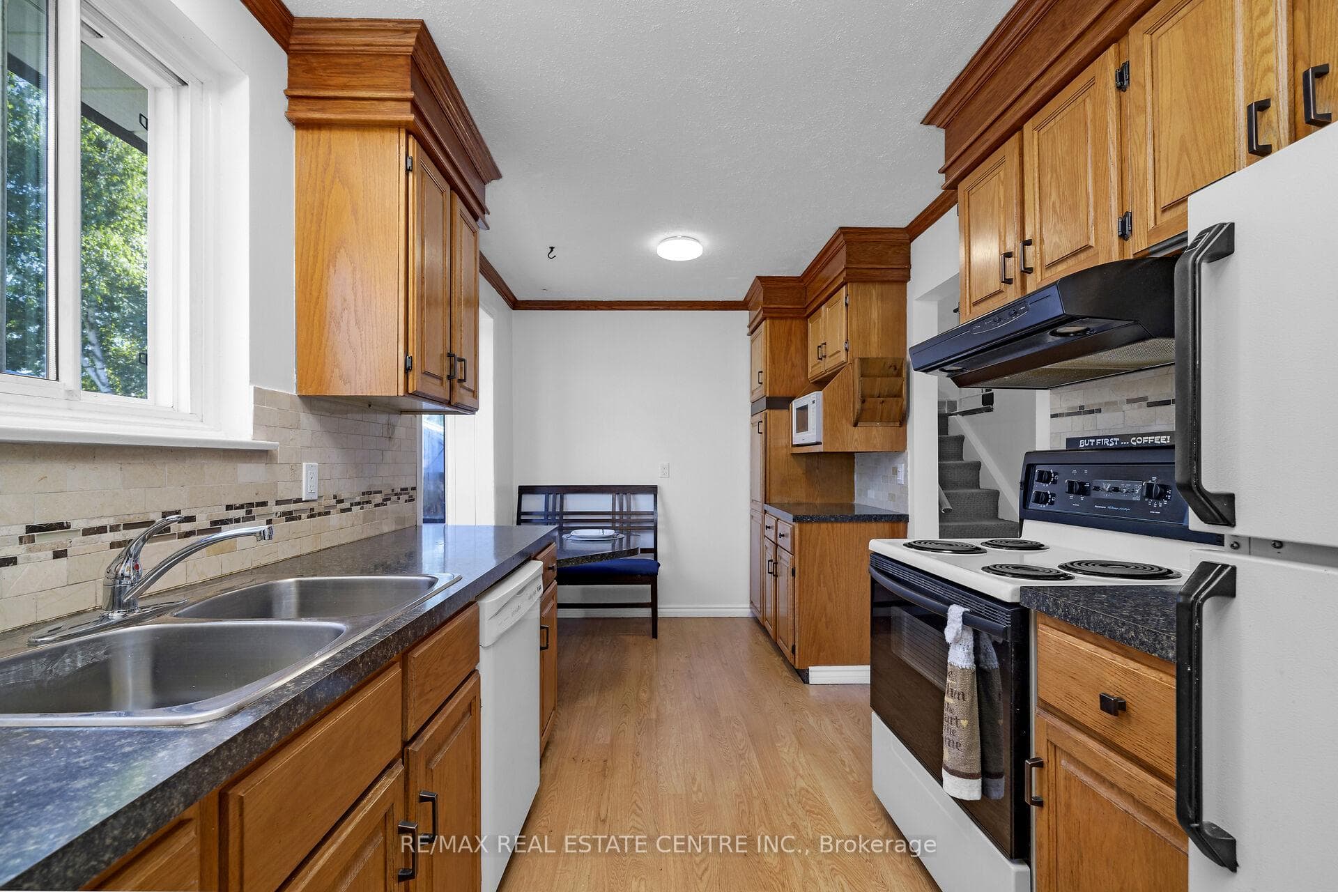 191 DELREX Boulevard photo 8