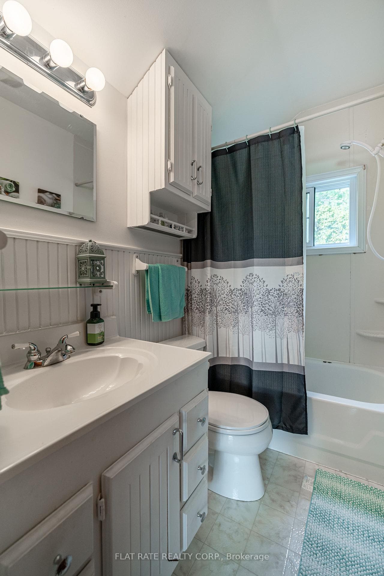 225 Arnott Drive photo 20