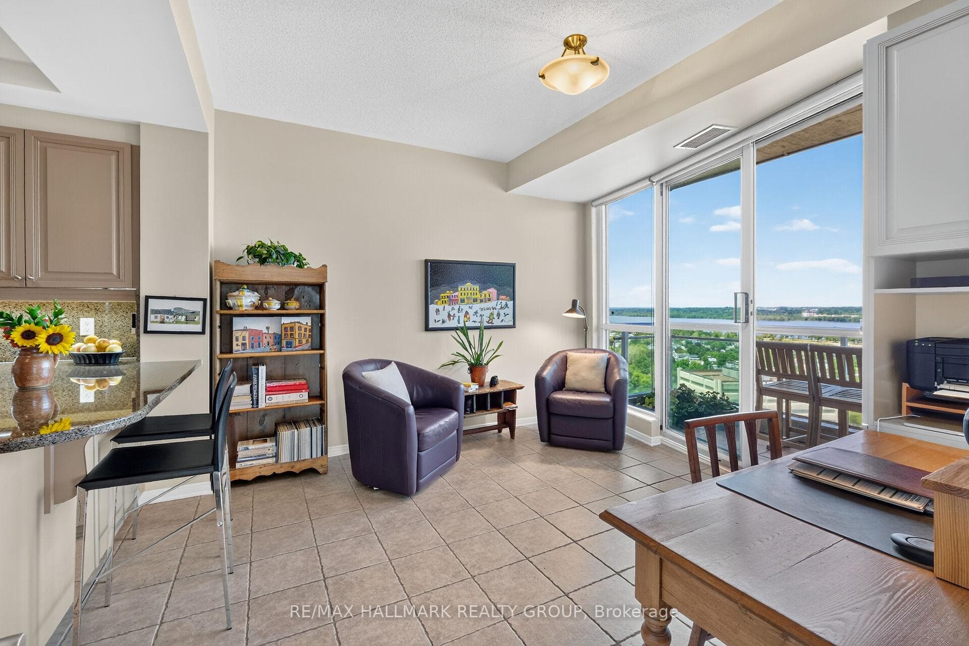 38 Metropole Private Unit 1704 photo 24
