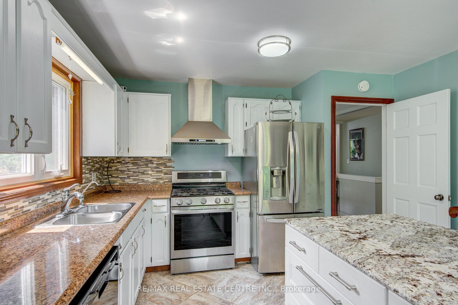 95 Allen Street photo 19